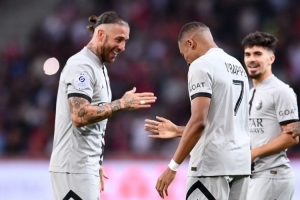 姆巴佩社媒晒与拉莫斯合照：生日快乐，大哥